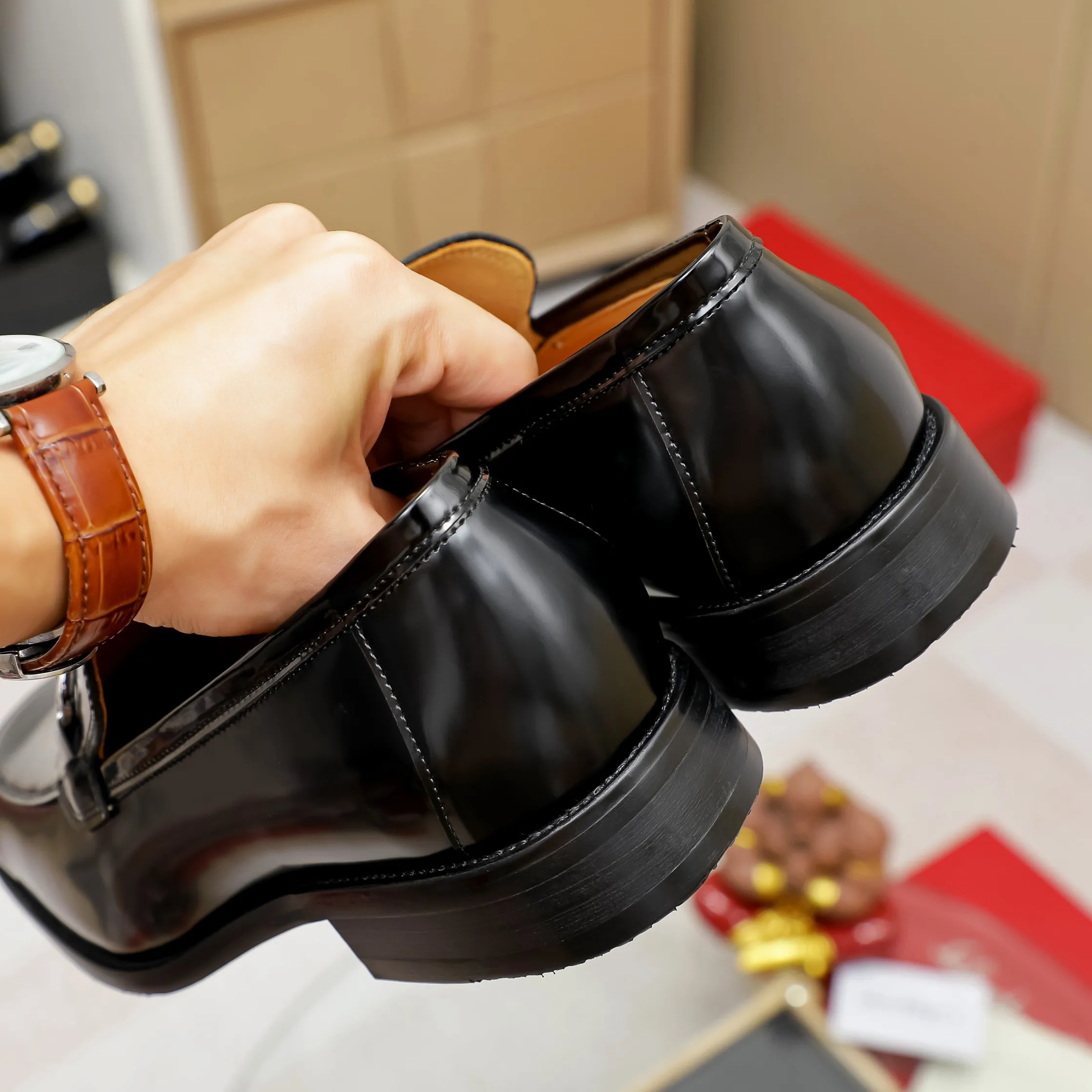 Men's shoes💰460🕷🕷[Ferragamo] Ferragamo's top men's business leather shoes💯Original copy of the official website, the upper is made of imported official website 1:1 material🍁Italian embossed cowhide🇮🇹Imported water-dyed leather lining. It’s definitely not made with ordinary craftsmanship, it’s the model used by celebrities! The factory’s craftsmanship is designed to create the most perfect shoes for trendy men! Code number 38-44 (45.46 customized) 3 colors, large quantities in stock